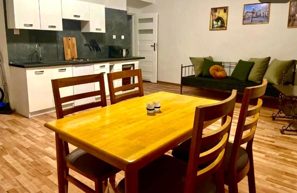 Apartamenty Krakowskie 1 لوبلين المظهر الخارجي الصورة